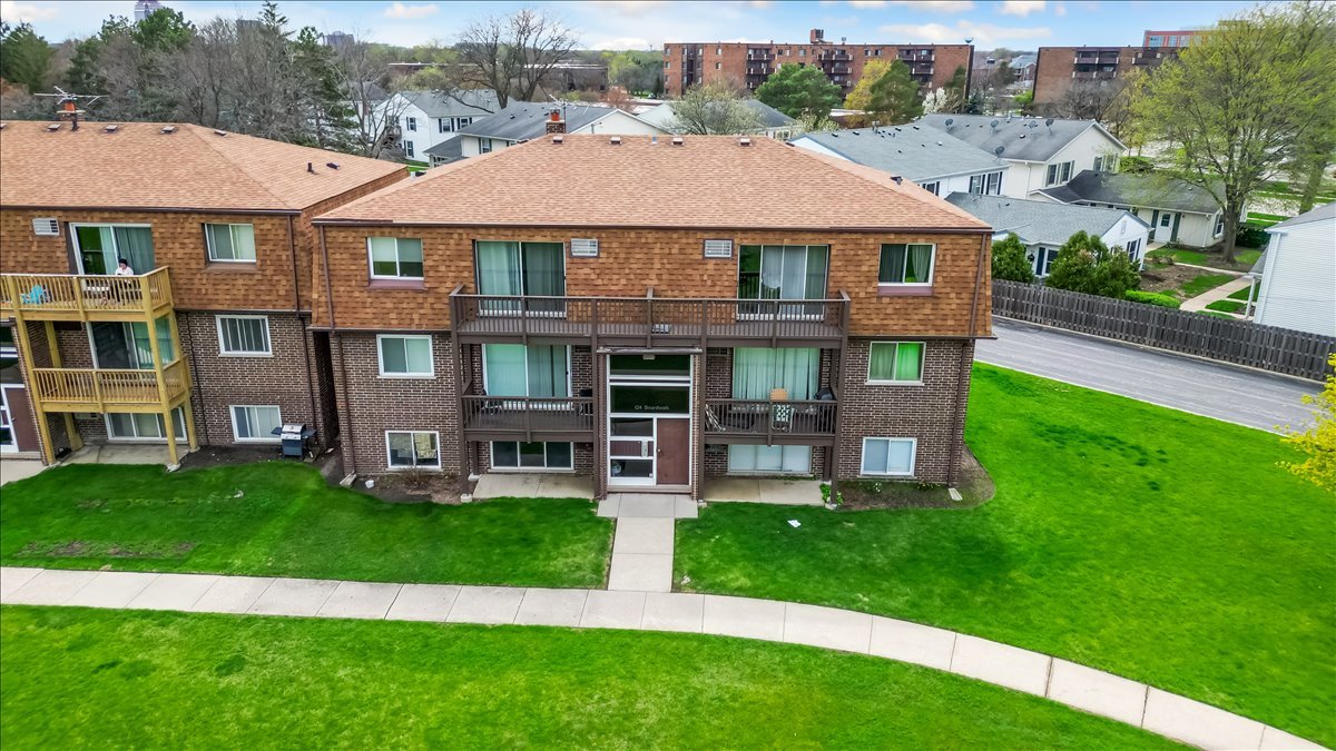 124 Boardwalk Drive #2E, Elk Grove Village, IL 60007
