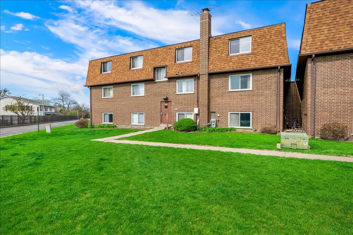 124 Boardwalk Drive #2E, Elk Grove Village, IL 60007