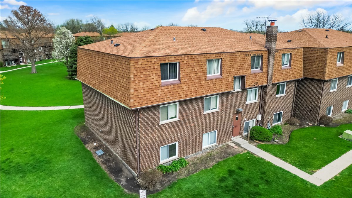 124 Boardwalk Drive #2E, Elk Grove Village, IL 60007