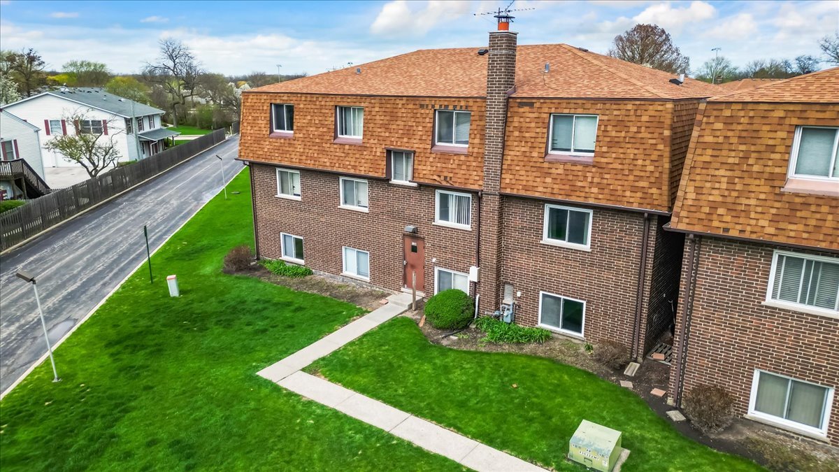 124 Boardwalk Drive #2E, Elk Grove Village, IL 60007