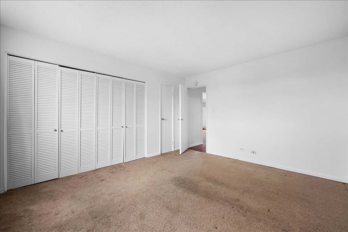 124 Boardwalk Drive #2E, Elk Grove Village, IL 60007