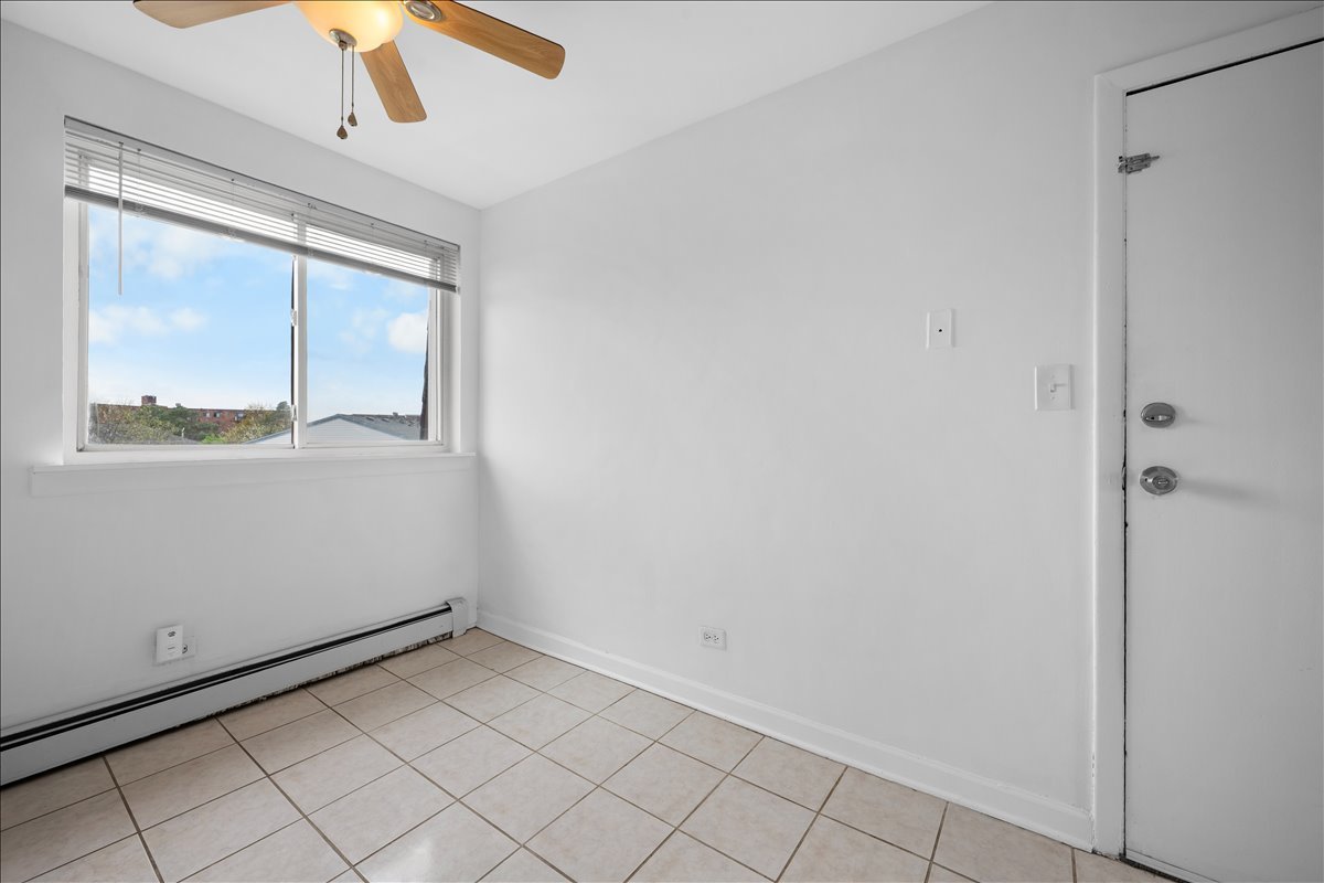 124 Boardwalk Drive #2E, Elk Grove Village, IL 60007