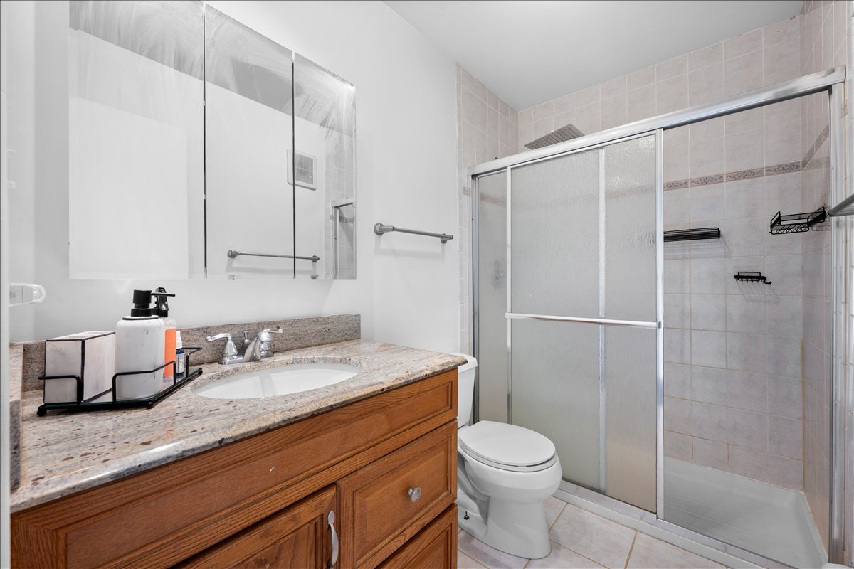 124 Boardwalk Drive #2E, Elk Grove Village, IL 60007