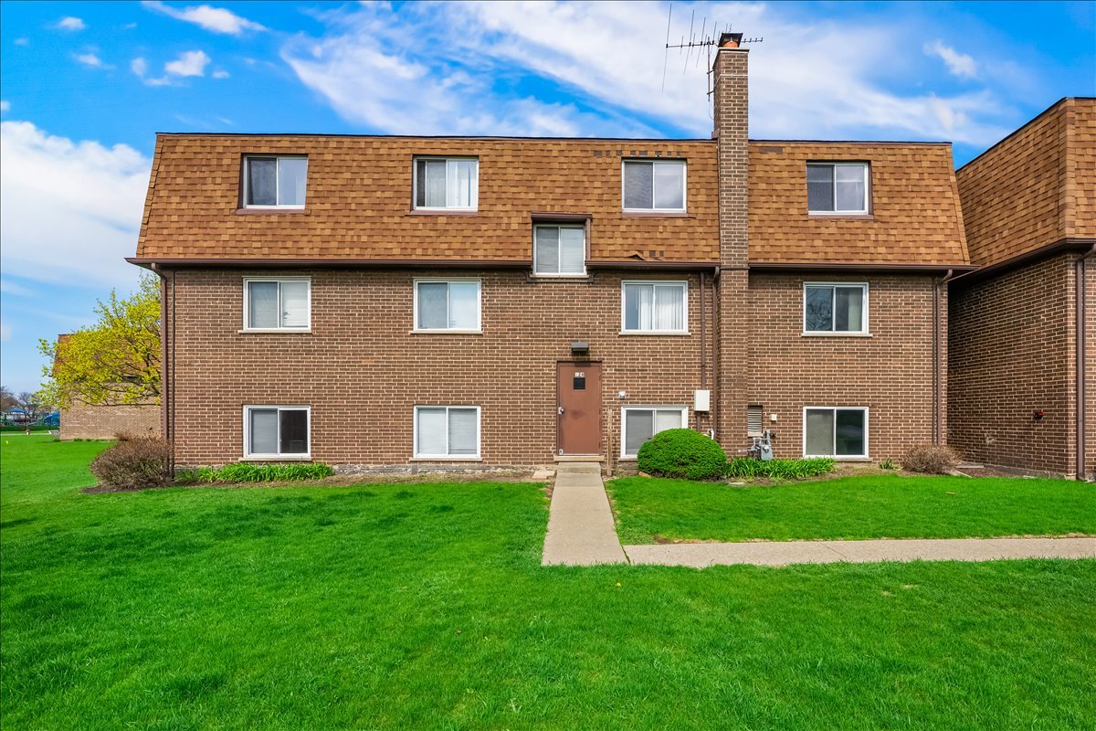 124 Boardwalk Drive #2E, Elk Grove Village, IL 60007