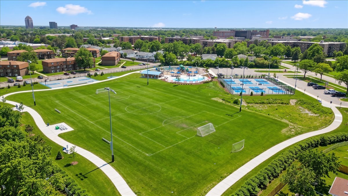 124 Boardwalk Drive #2E, Elk Grove Village, IL 60007