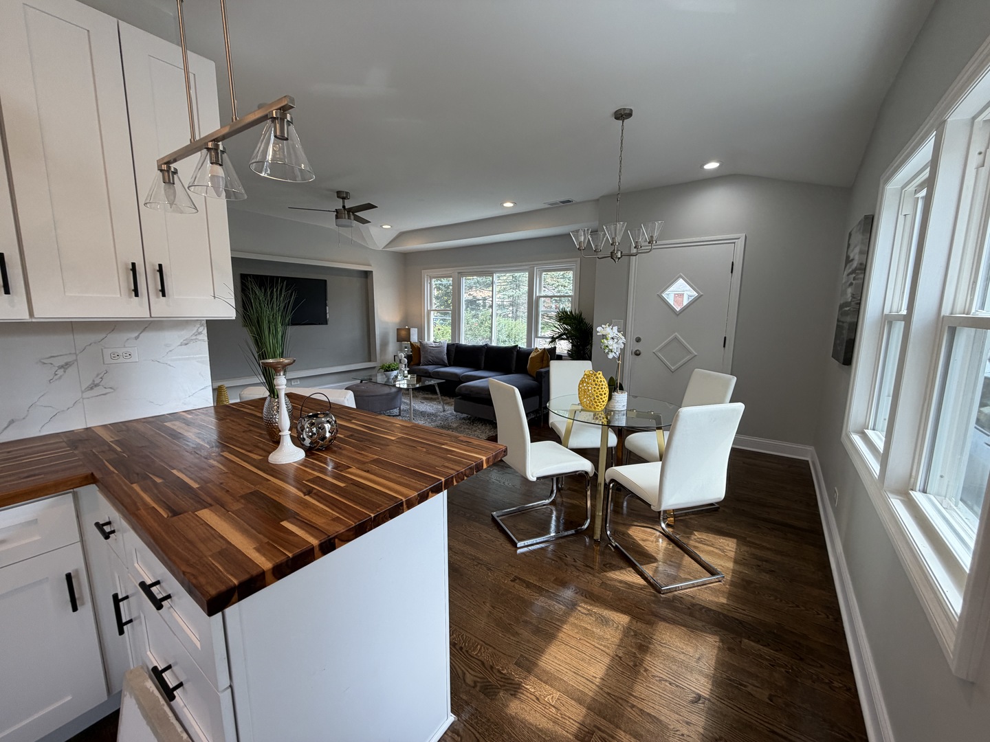 544 Glendale Avenue, Glen Ellyn, IL 60137