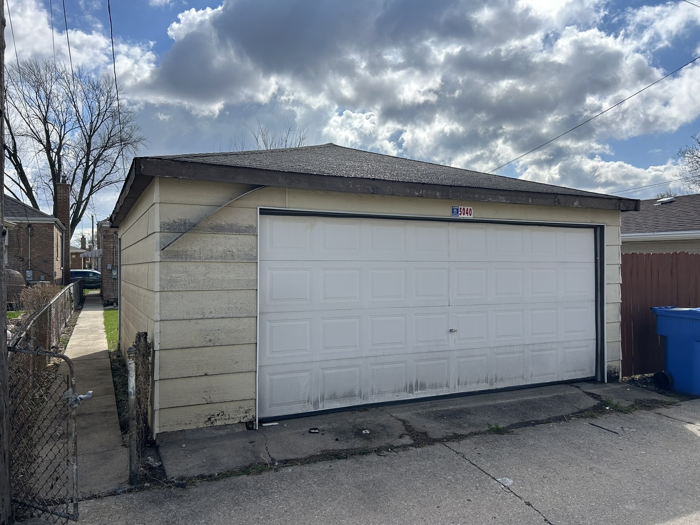 5040 S LEAMINGTON Avenue, Chicago, IL 60638