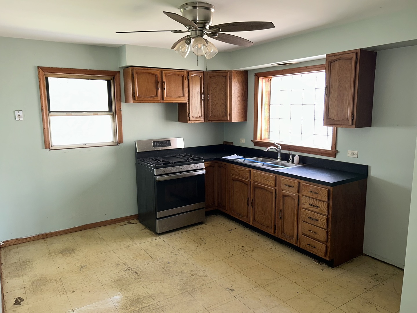 5040 S LEAMINGTON Avenue, Chicago, IL 60638