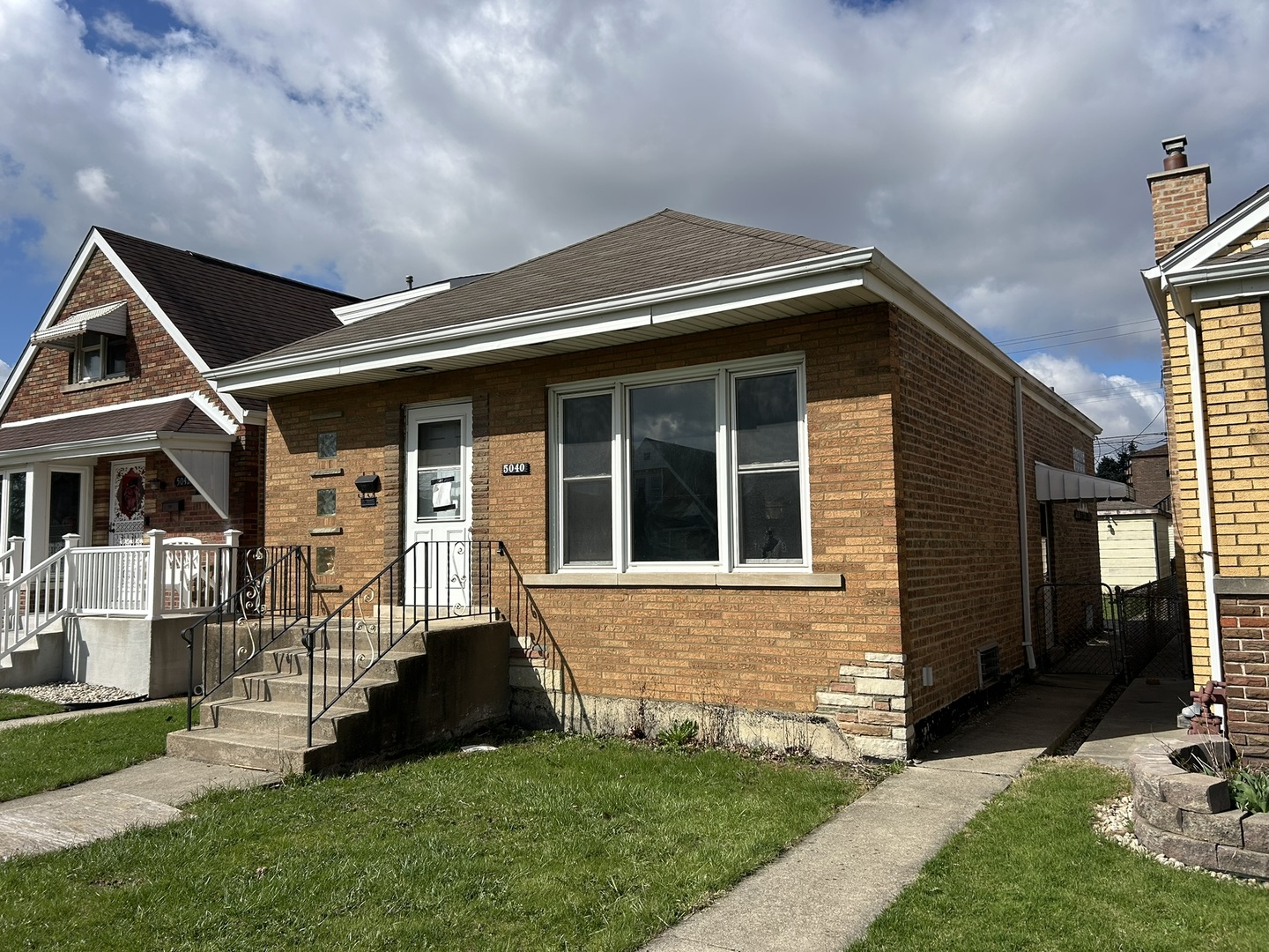 5040 S LEAMINGTON Avenue, Chicago, IL 60638