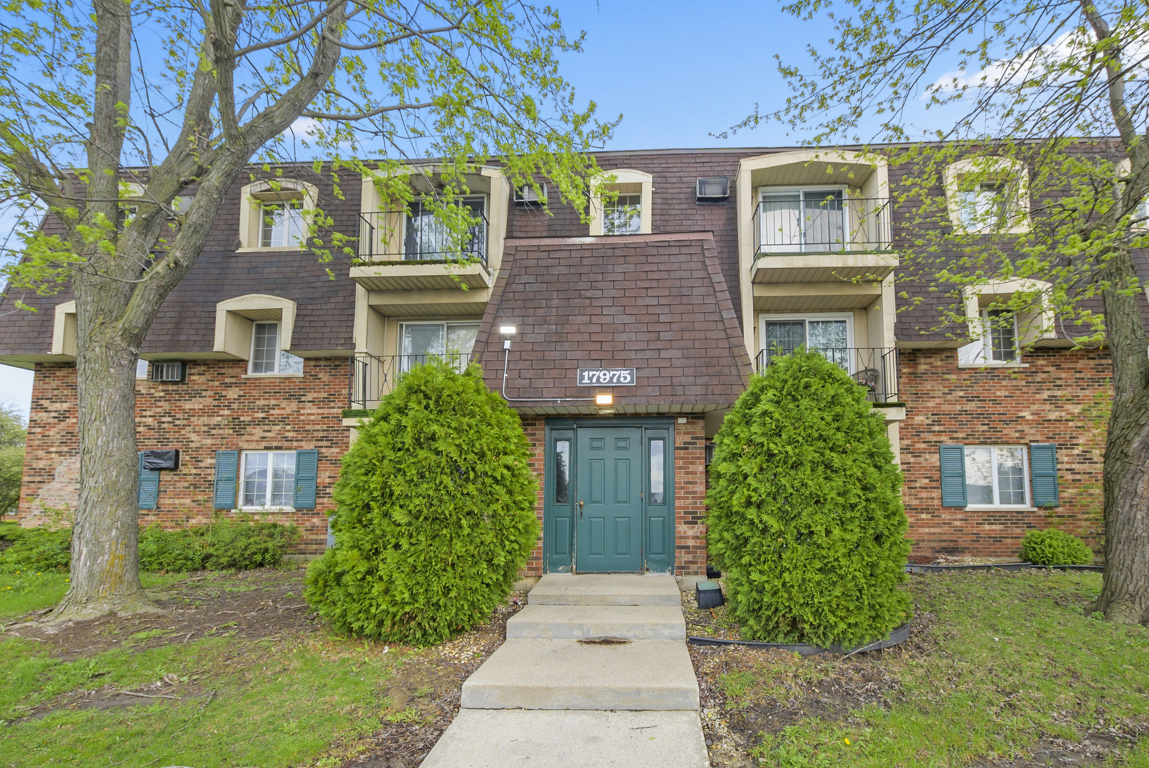 17975 Huntleigh Court #301, Country Club Hills, IL 60478