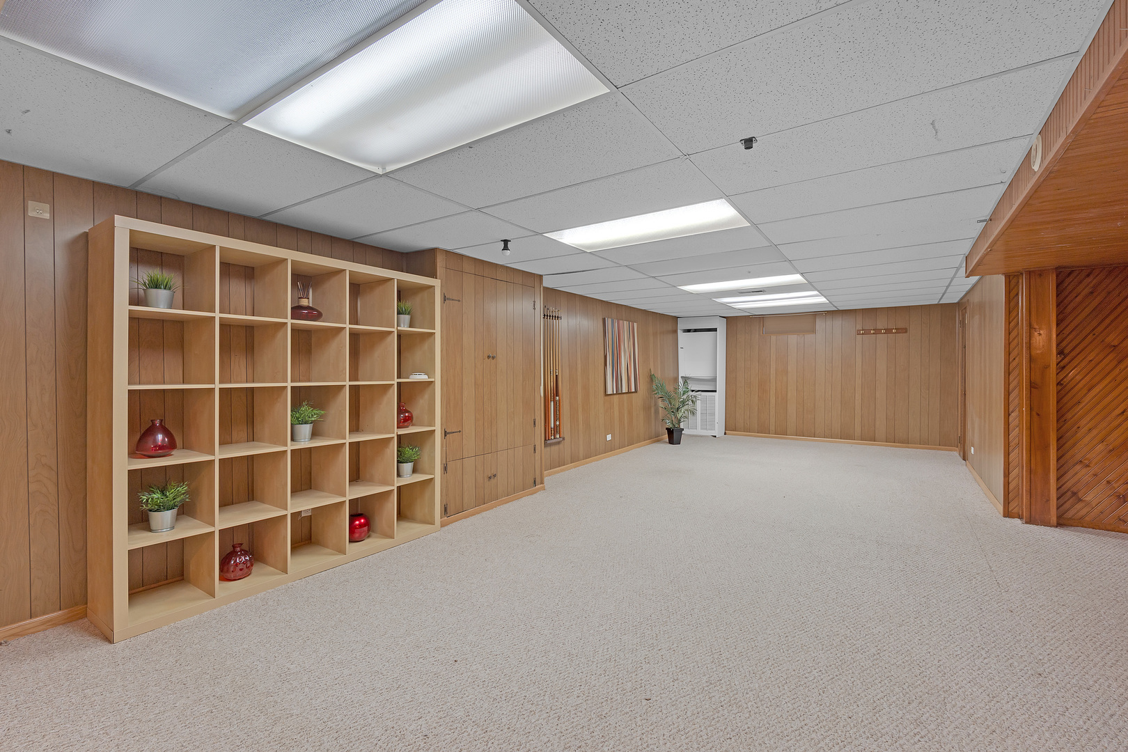 1423 S Busse Road, Mount Prospect, IL 60056