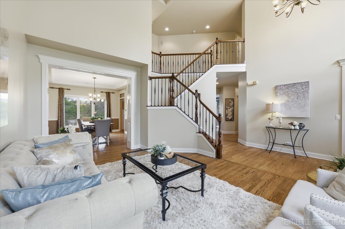 2595 Ginger Woods Drive, Aurora, IL 60502