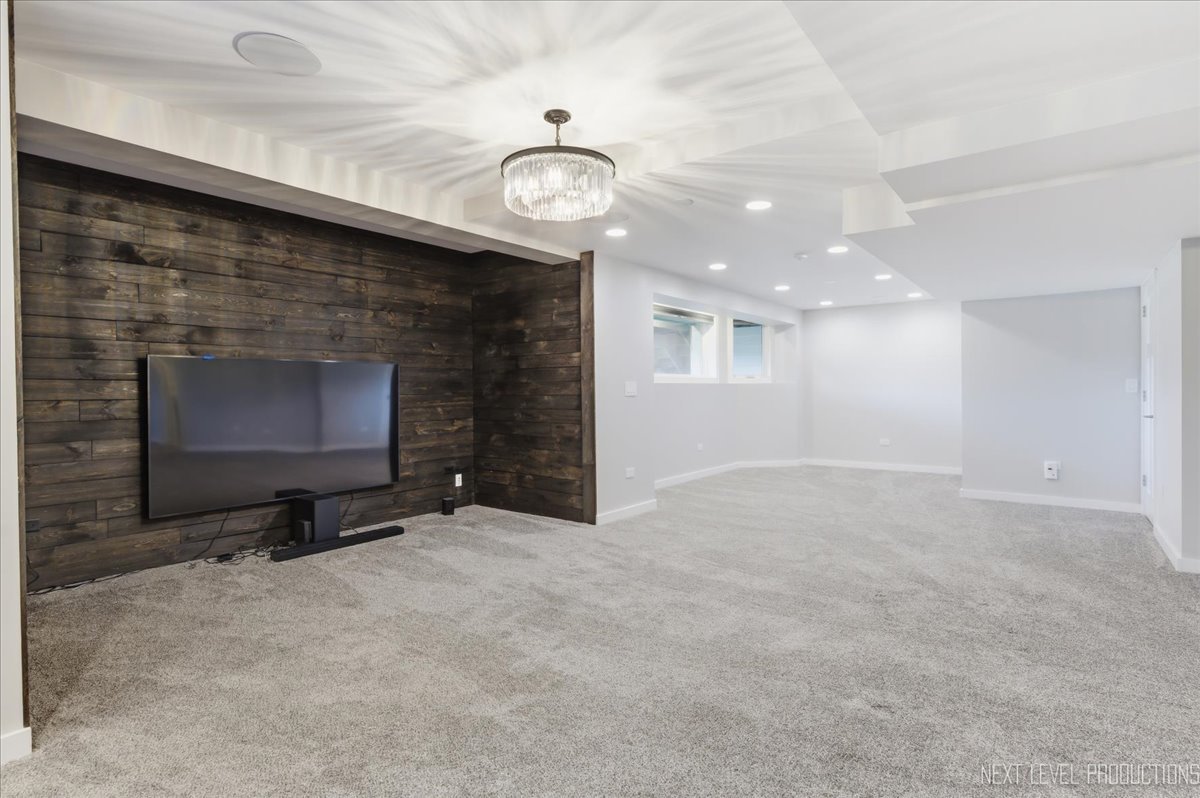 2595 Ginger Woods Drive, Aurora, IL 60502