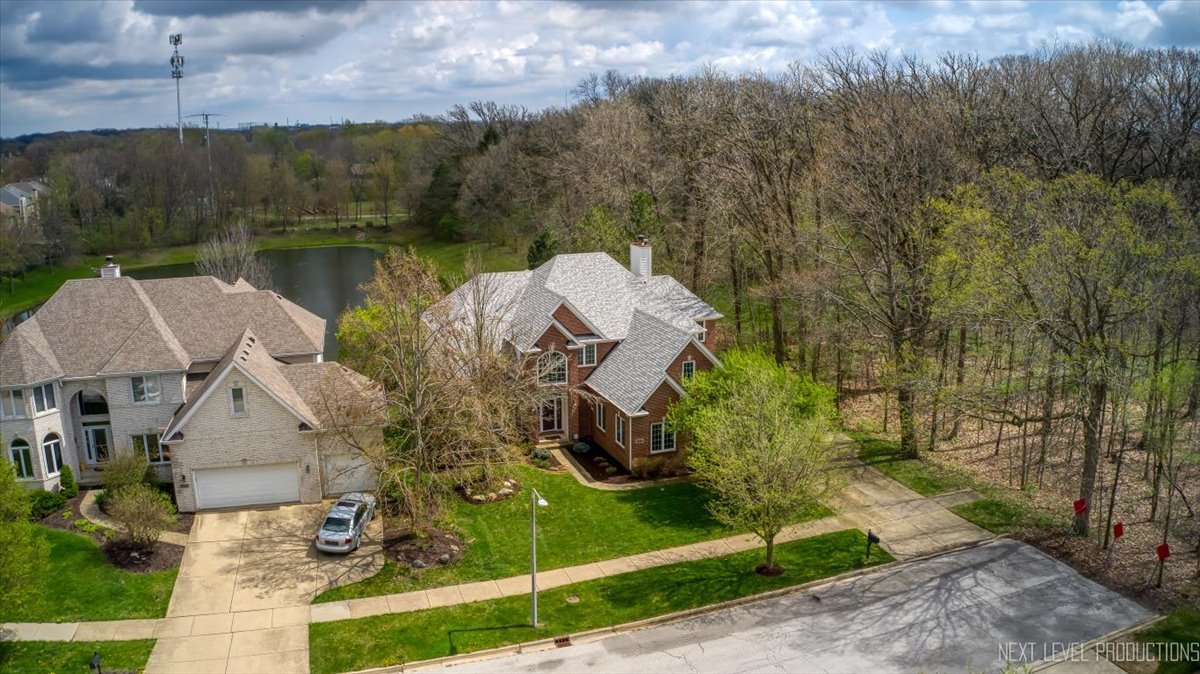 2595 Ginger Woods Drive, Aurora, IL 60502