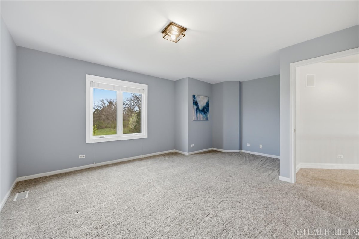 2595 Ginger Woods Drive, Aurora, IL 60502