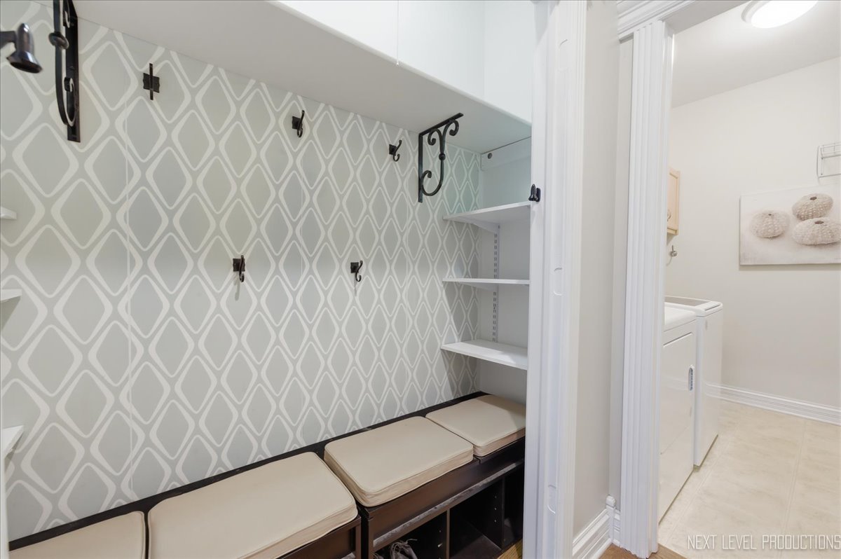 2595 Ginger Woods Drive, Aurora, IL 60502