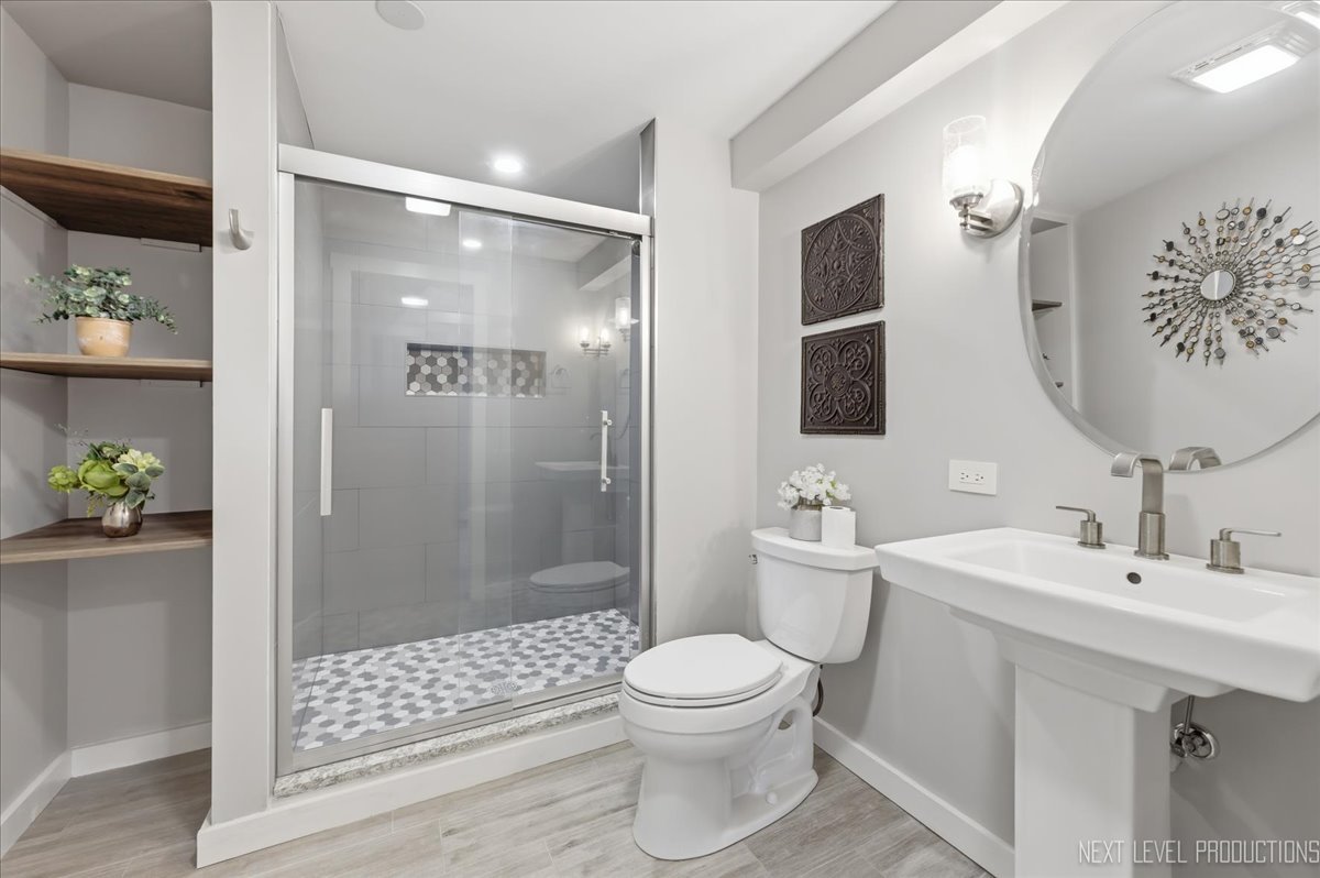 2595 Ginger Woods Drive, Aurora, IL 60502