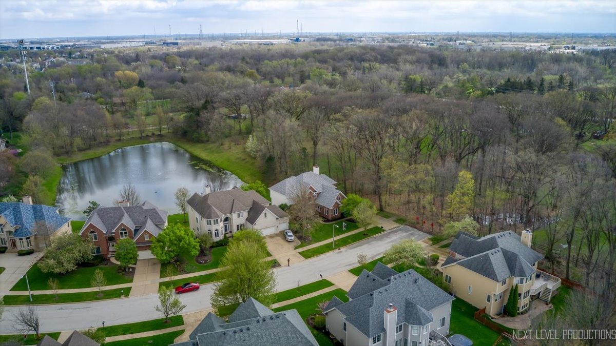 2595 Ginger Woods Drive, Aurora, IL 60502