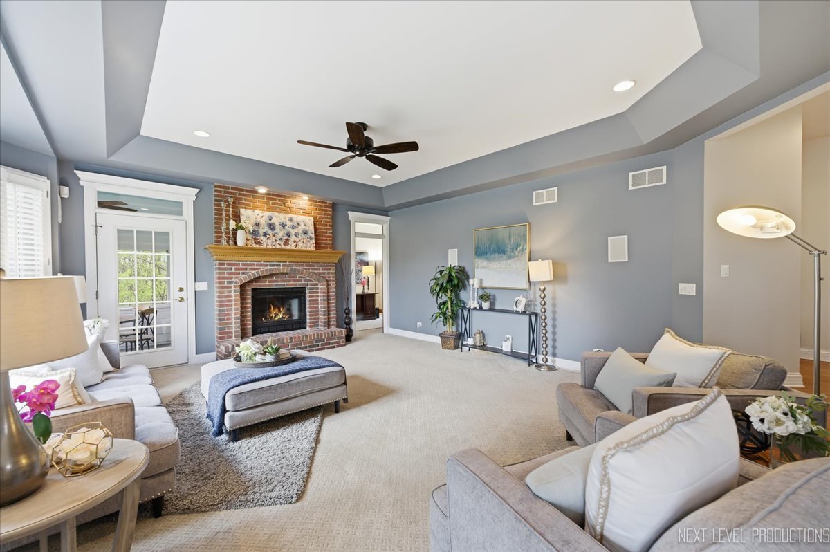 2595 Ginger Woods Drive, Aurora, IL 60502