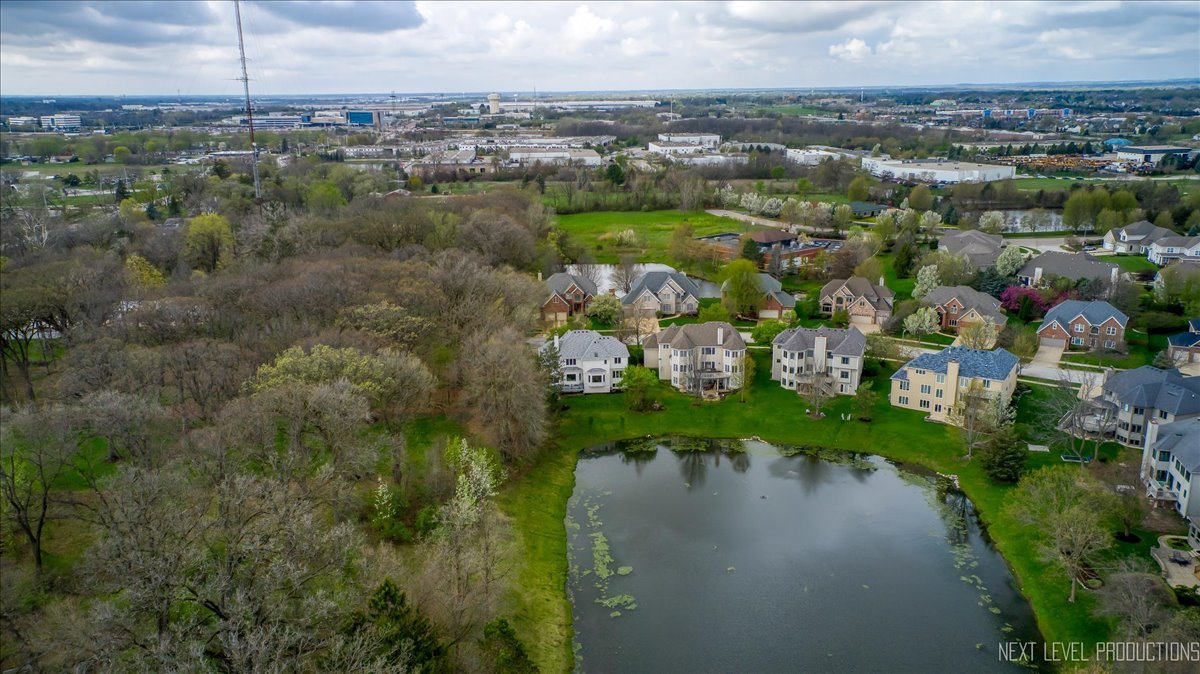 2595 Ginger Woods Drive, Aurora, IL 60502