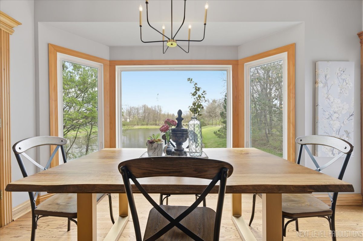 2595 Ginger Woods Drive, Aurora, IL 60502