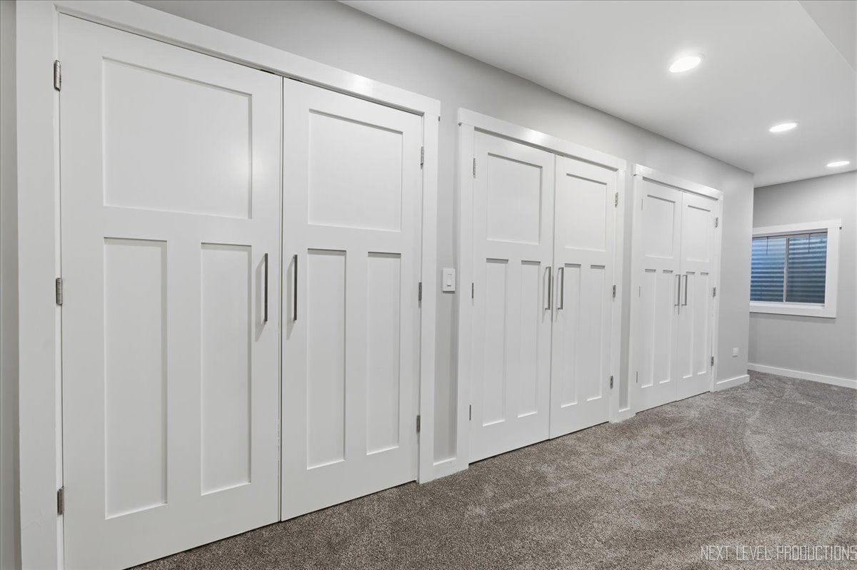 2595 Ginger Woods Drive, Aurora, IL 60502