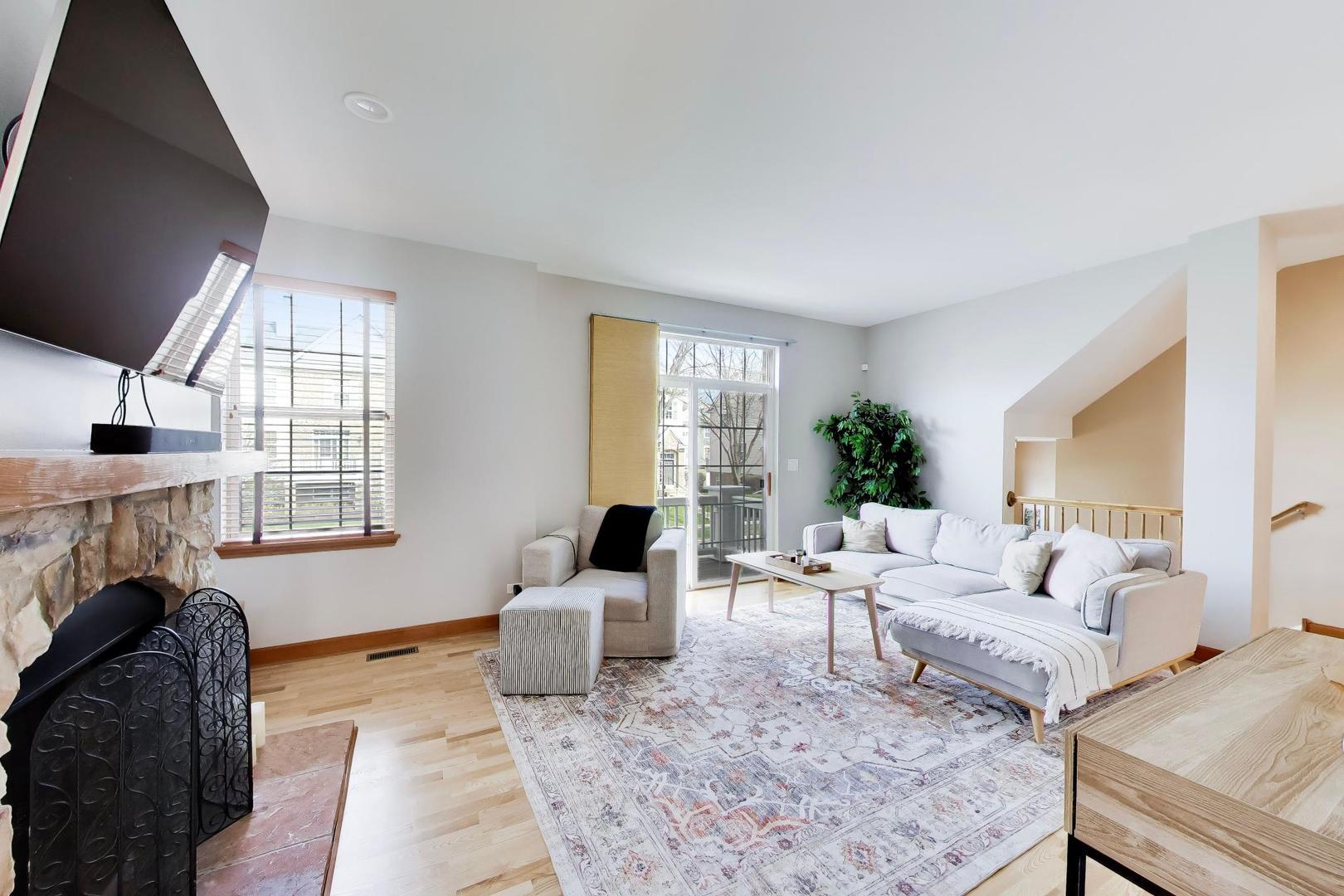 1139 Orangery Court, Carol Stream, IL 60188