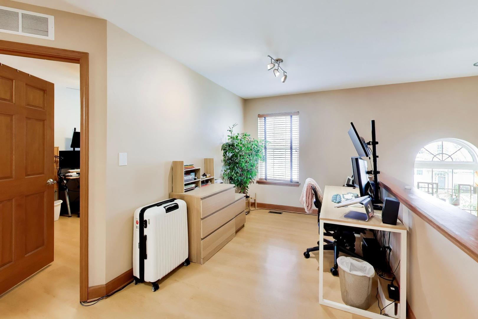 1139 Orangery Court, Carol Stream, IL 60188