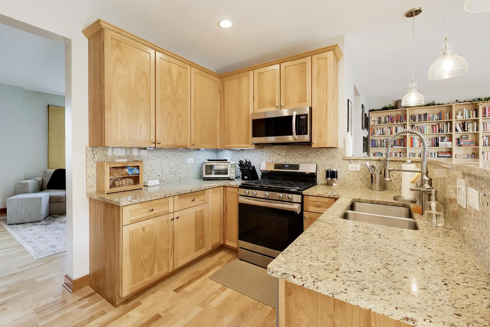 1139 Orangery Court, Carol Stream, IL 60188