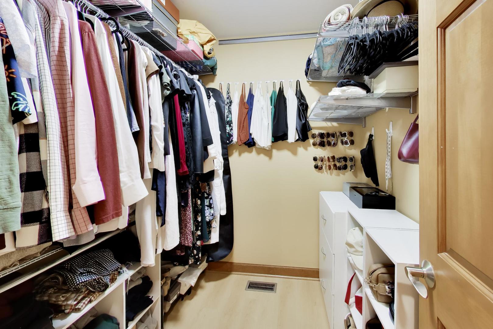 1139 Orangery Court, Carol Stream, IL 60188