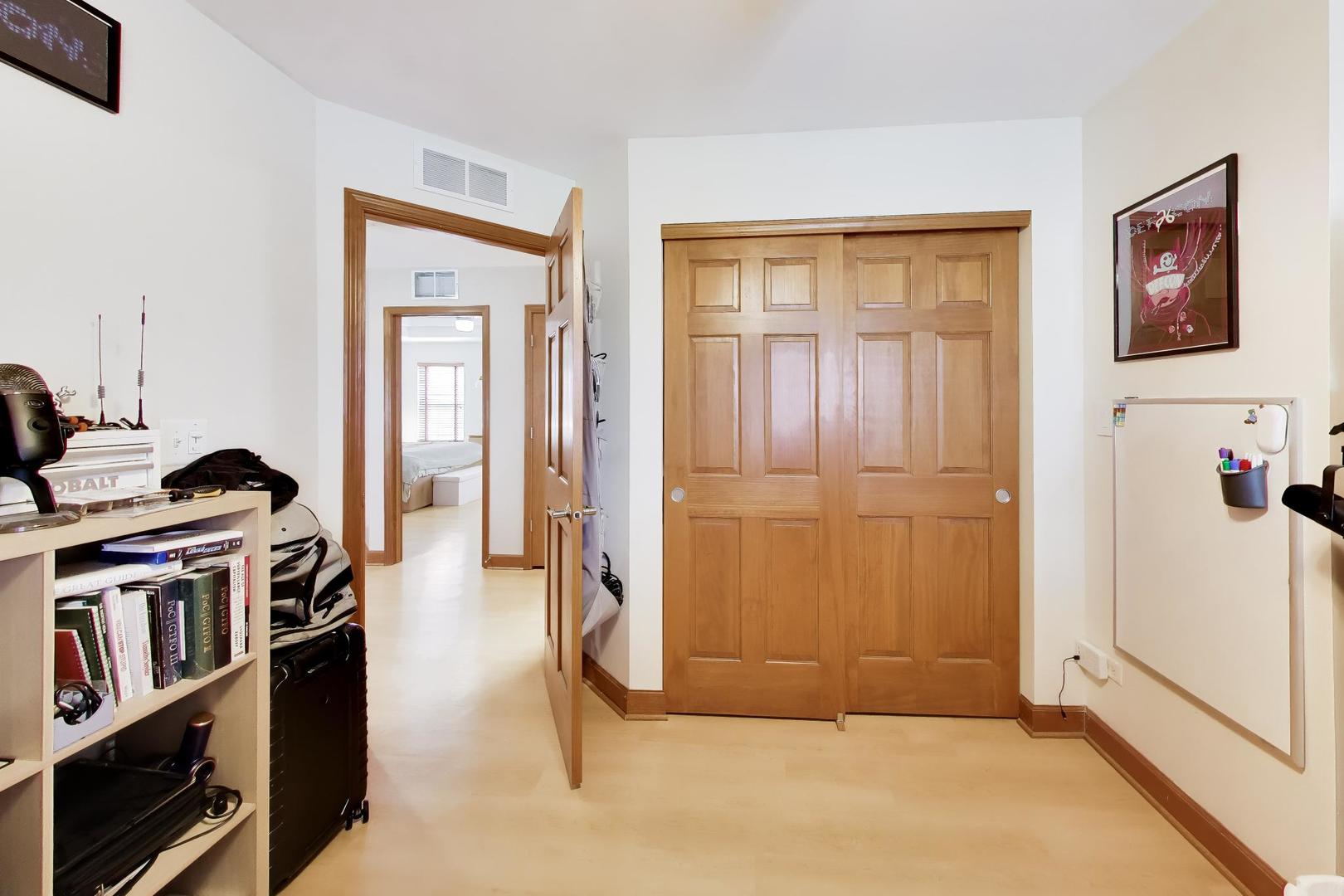 1139 Orangery Court, Carol Stream, IL 60188