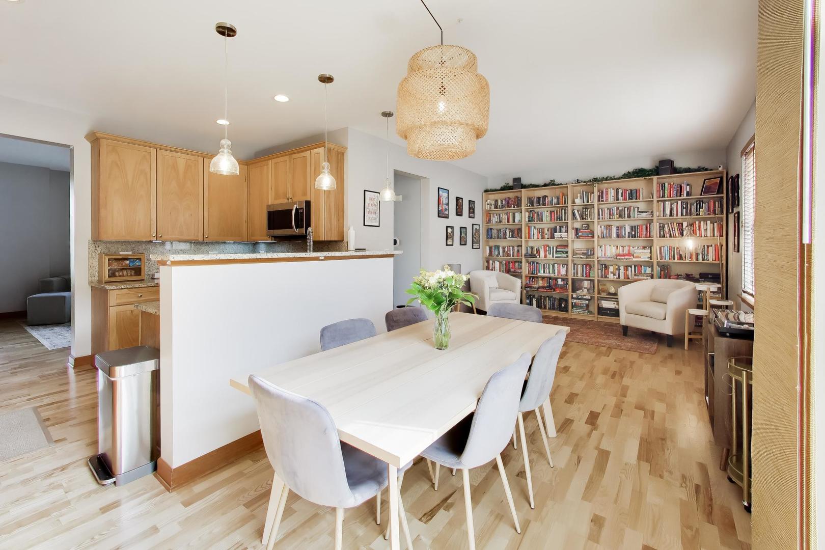 1139 Orangery Court, Carol Stream, IL 60188