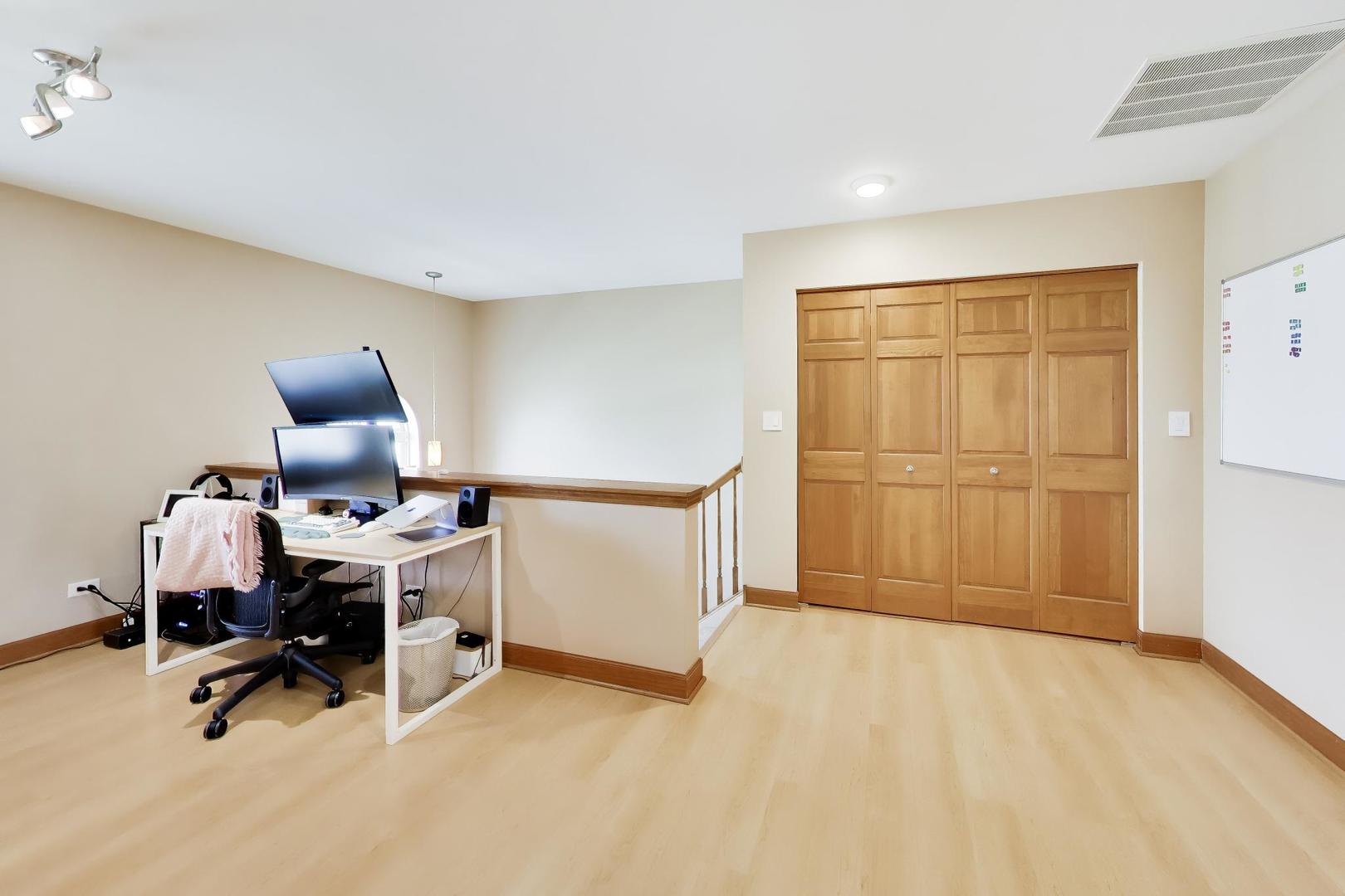 1139 Orangery Court, Carol Stream, IL 60188