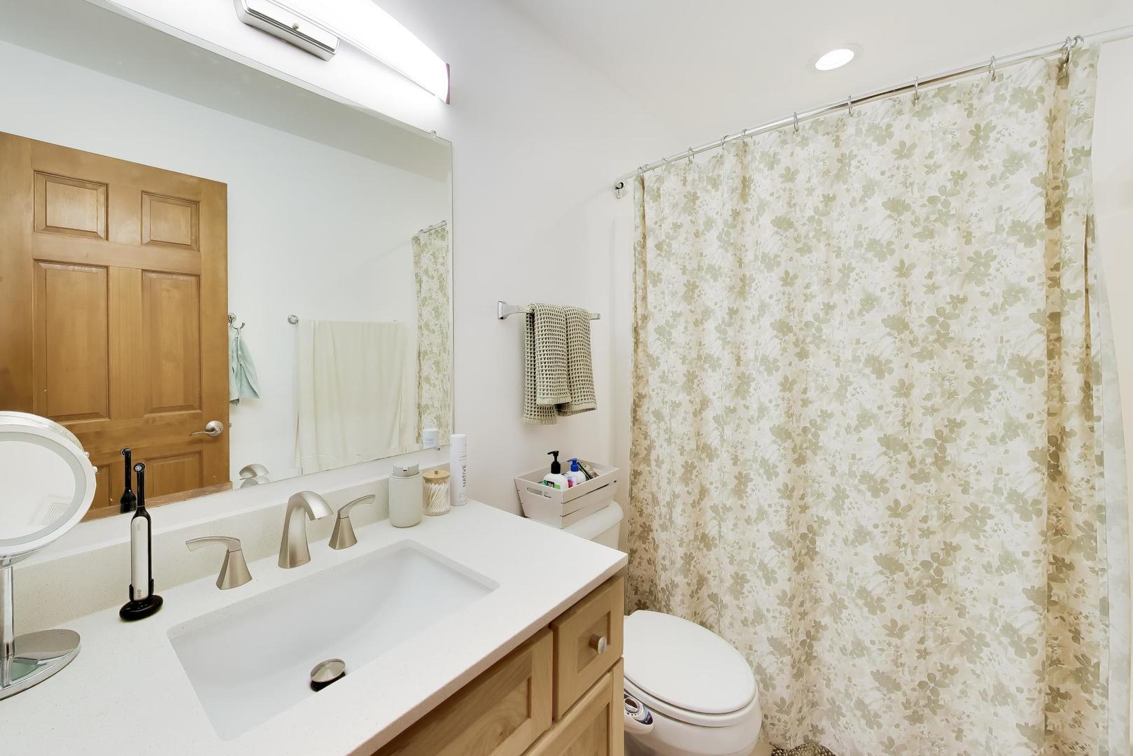 1139 Orangery Court, Carol Stream, IL 60188