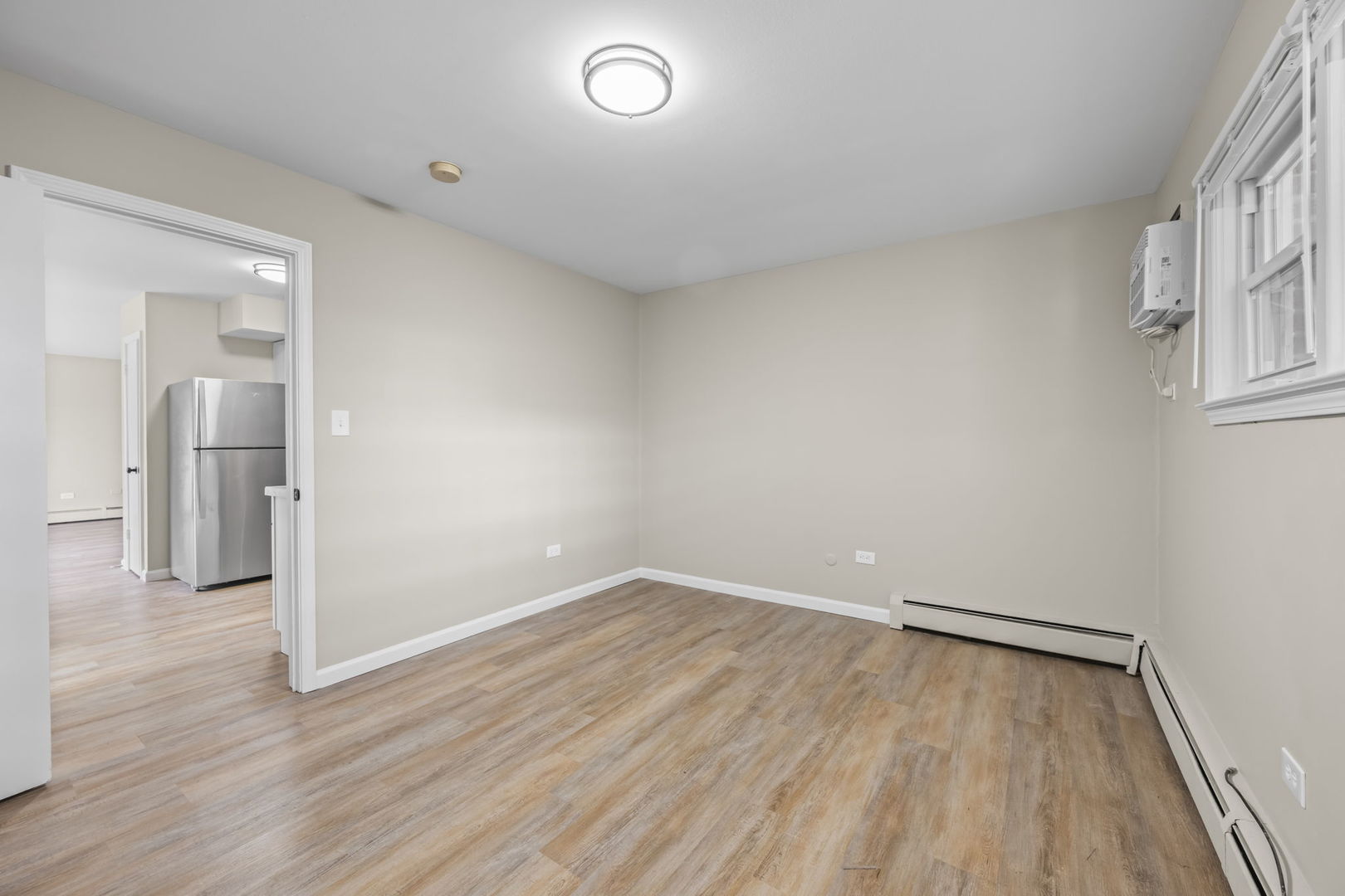 1101 HOLIDAY Lane #10, Des Plaines, IL 60016