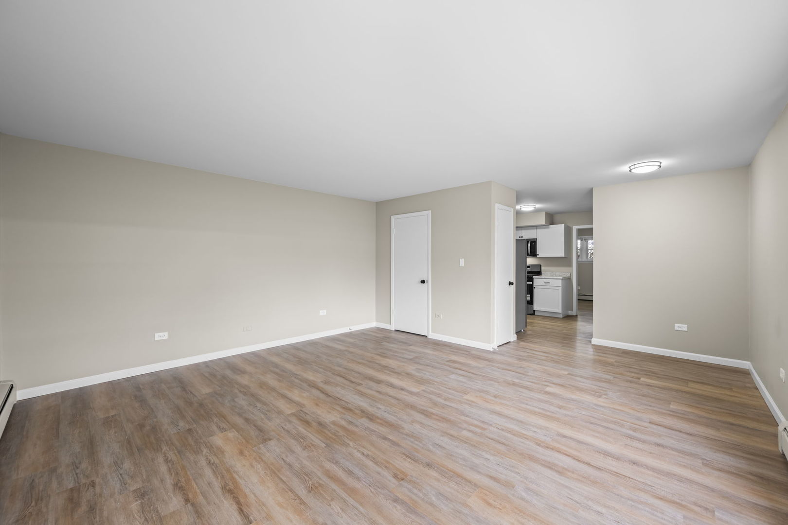 1101 HOLIDAY Lane #10, Des Plaines, IL 60016