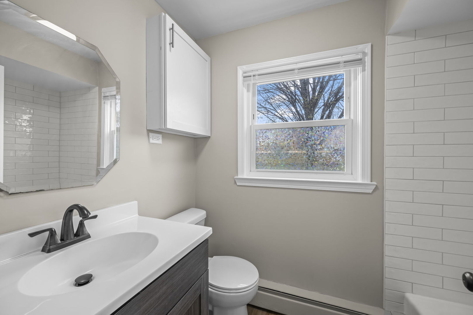 1101 HOLIDAY Lane #10, Des Plaines, IL 60016