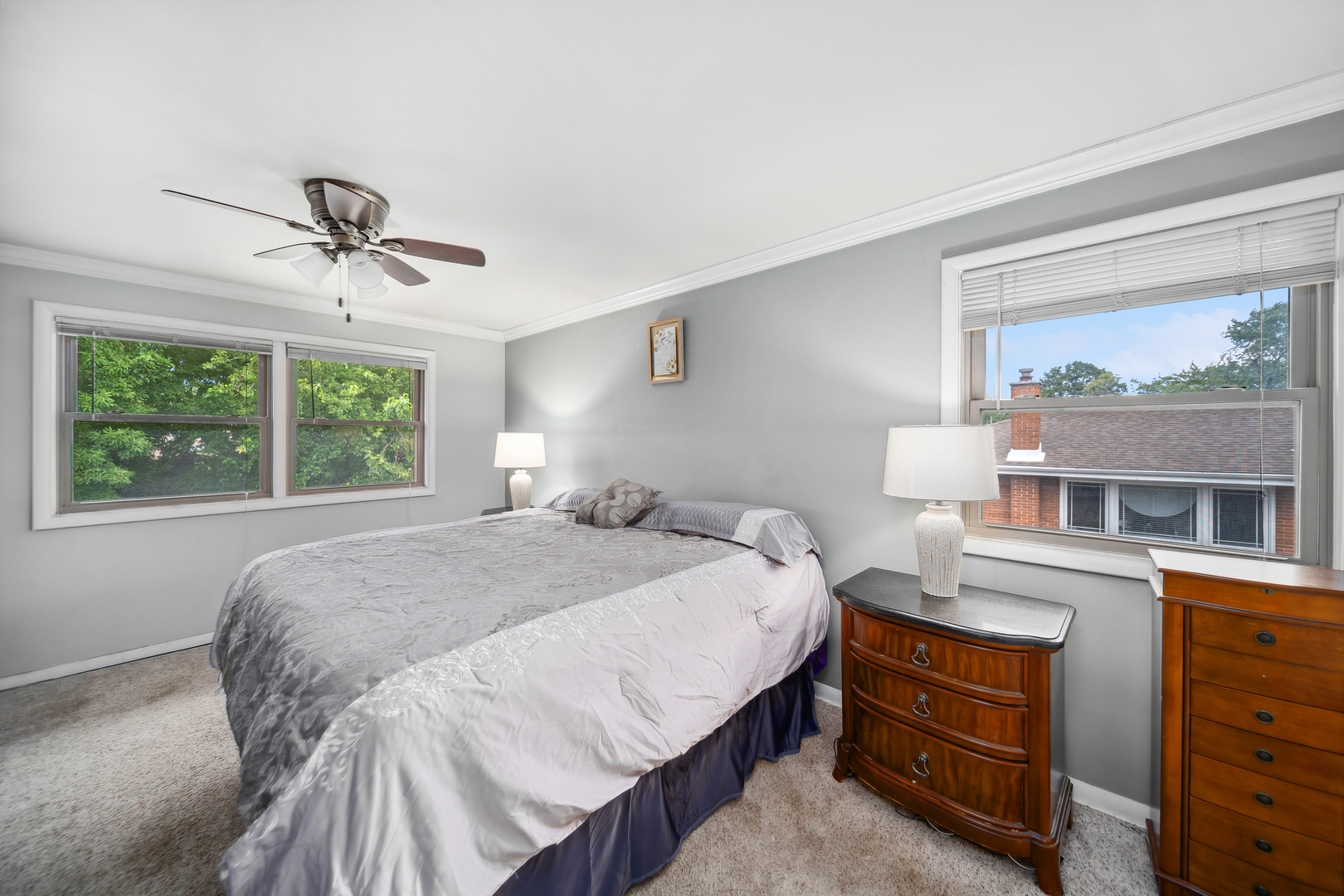 8918 S Francisco Avenue, Evergreen Park, IL 60805