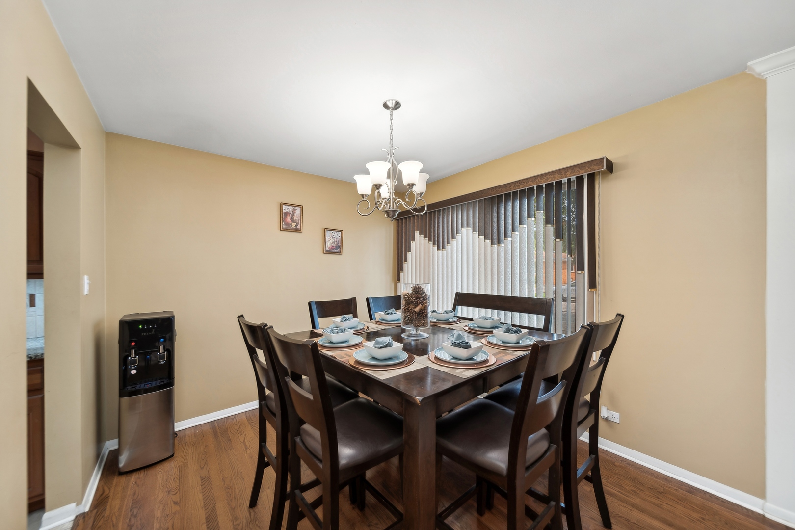 8918 S Francisco Avenue, Evergreen Park, IL 60805