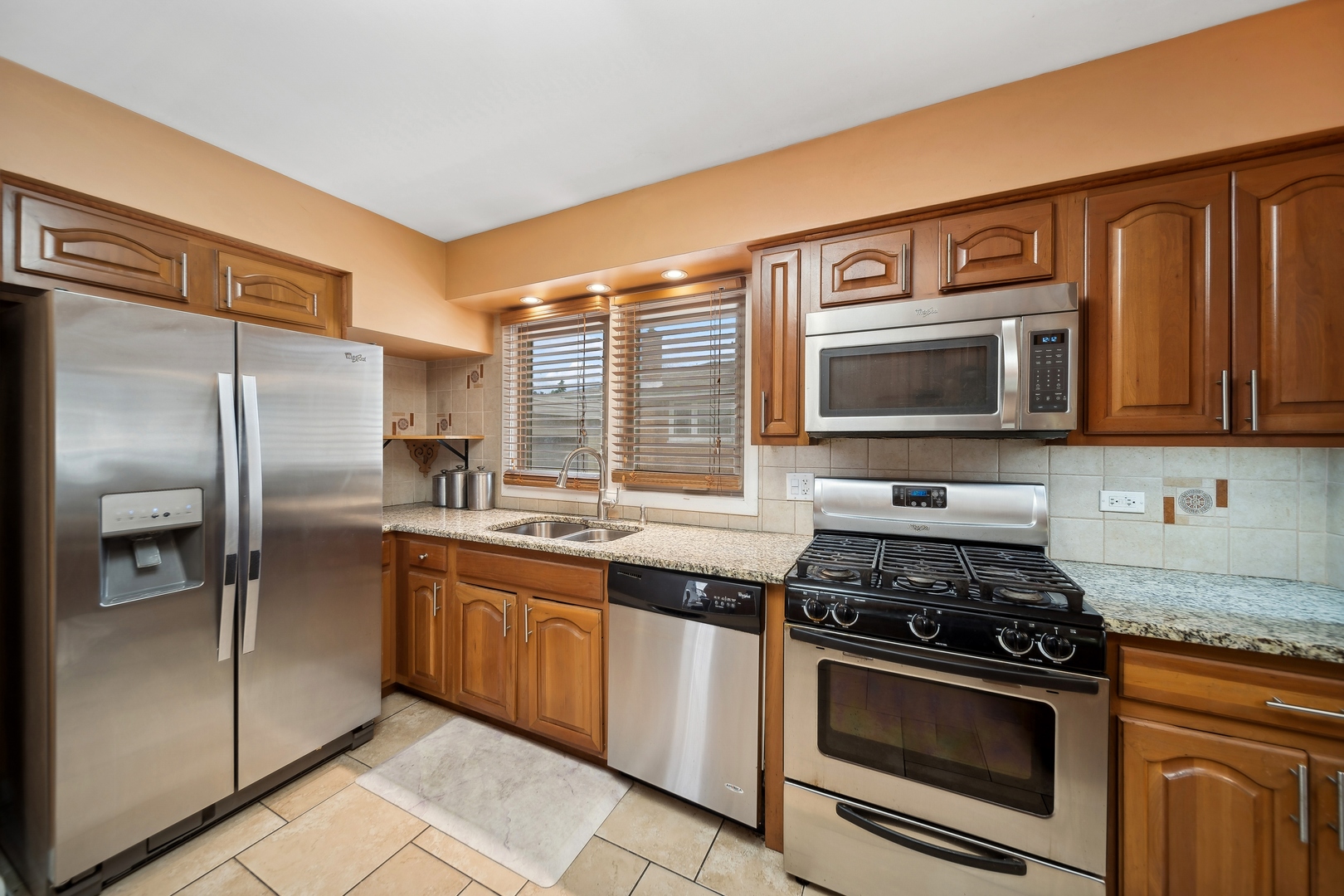 8918 S Francisco Avenue, Evergreen Park, IL 60805