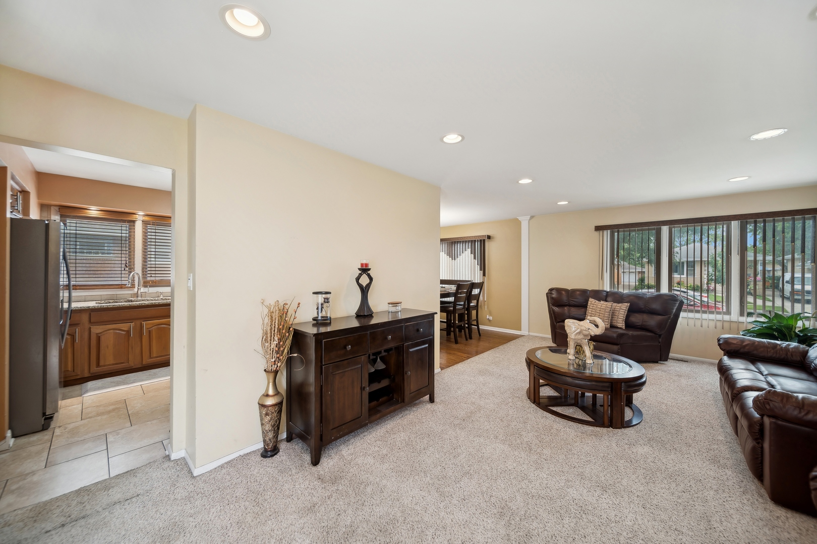 8918 S Francisco Avenue, Evergreen Park, IL 60805