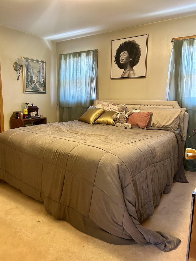 12334 S Loomis Street, Calumet Park, IL 60827