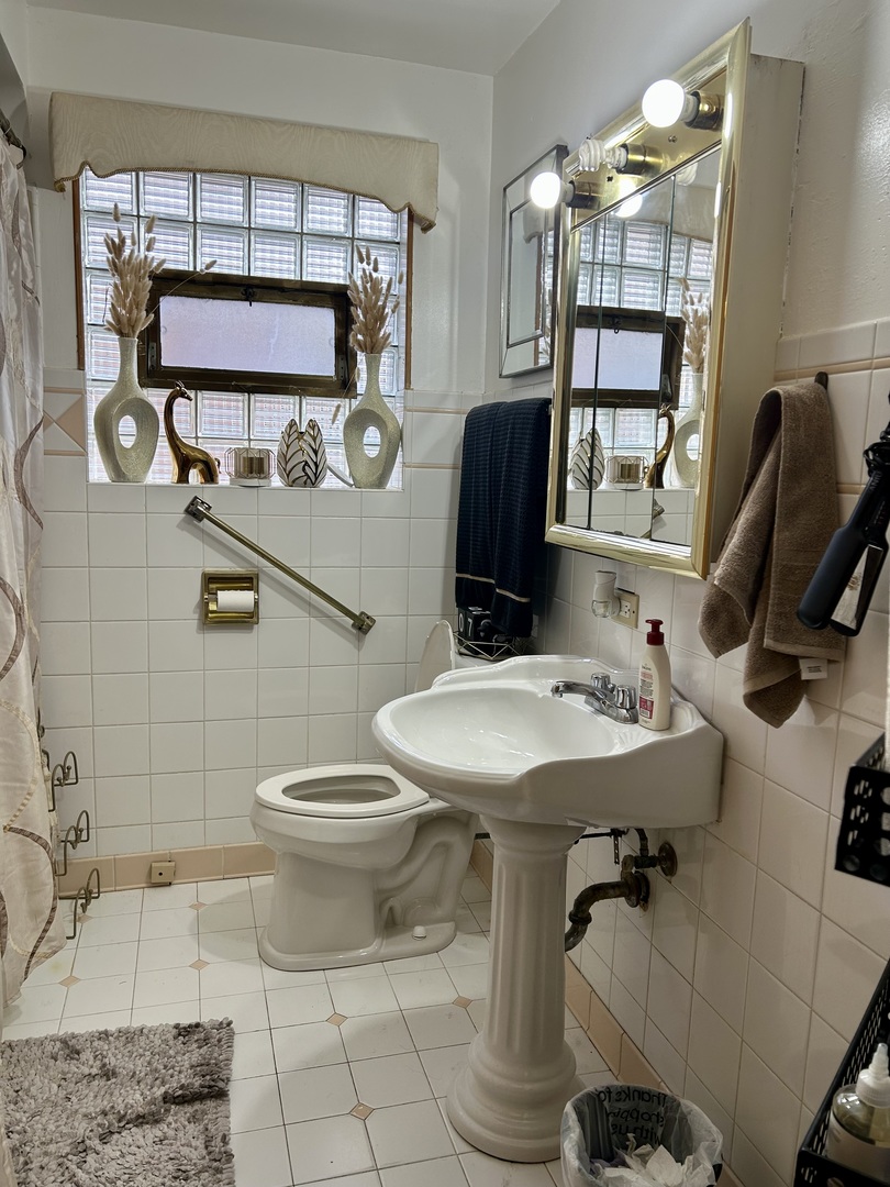 12334 S Loomis Street, Calumet Park, IL 60827