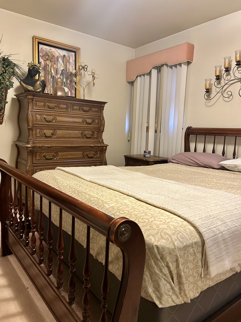 12334 S Loomis Street, Calumet Park, IL 60827