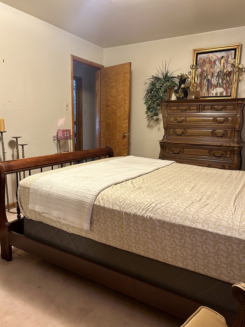 12334 S Loomis Street, Calumet Park, IL 60827