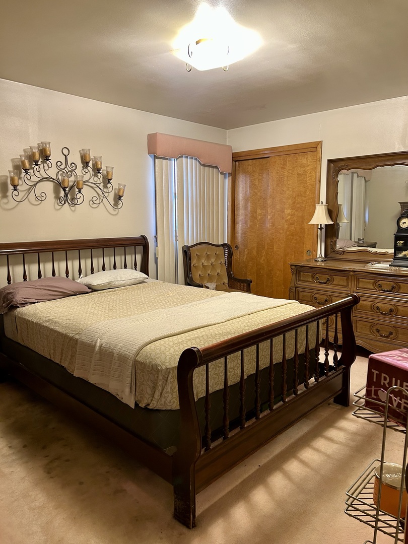 12334 S Loomis Street, Calumet Park, IL 60827