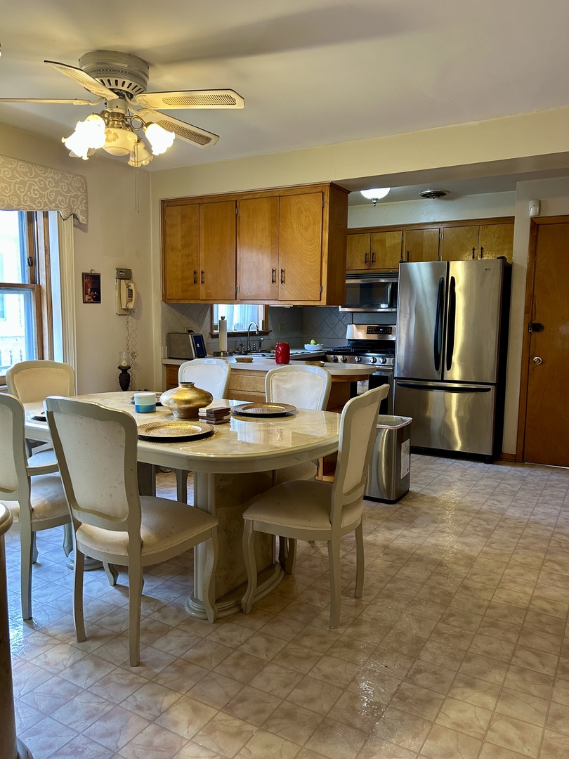 12334 S Loomis Street, Calumet Park, IL 60827