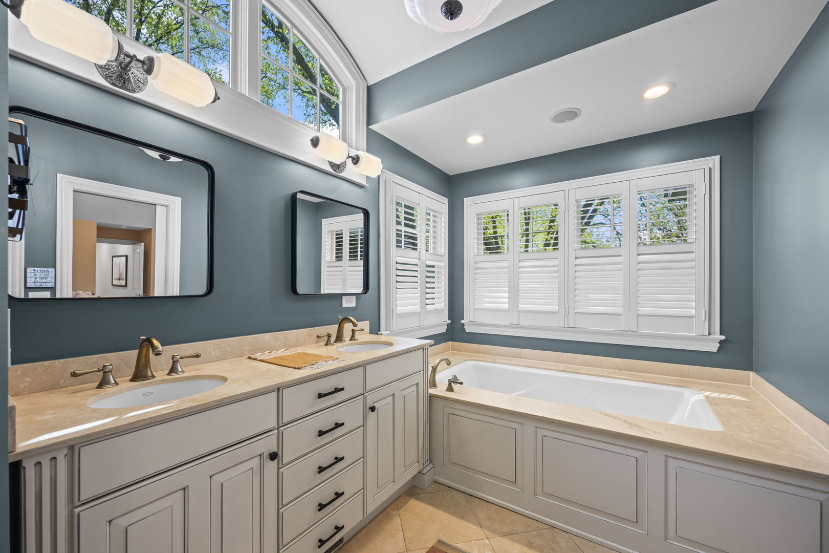 Arlington Heights, IL 60005