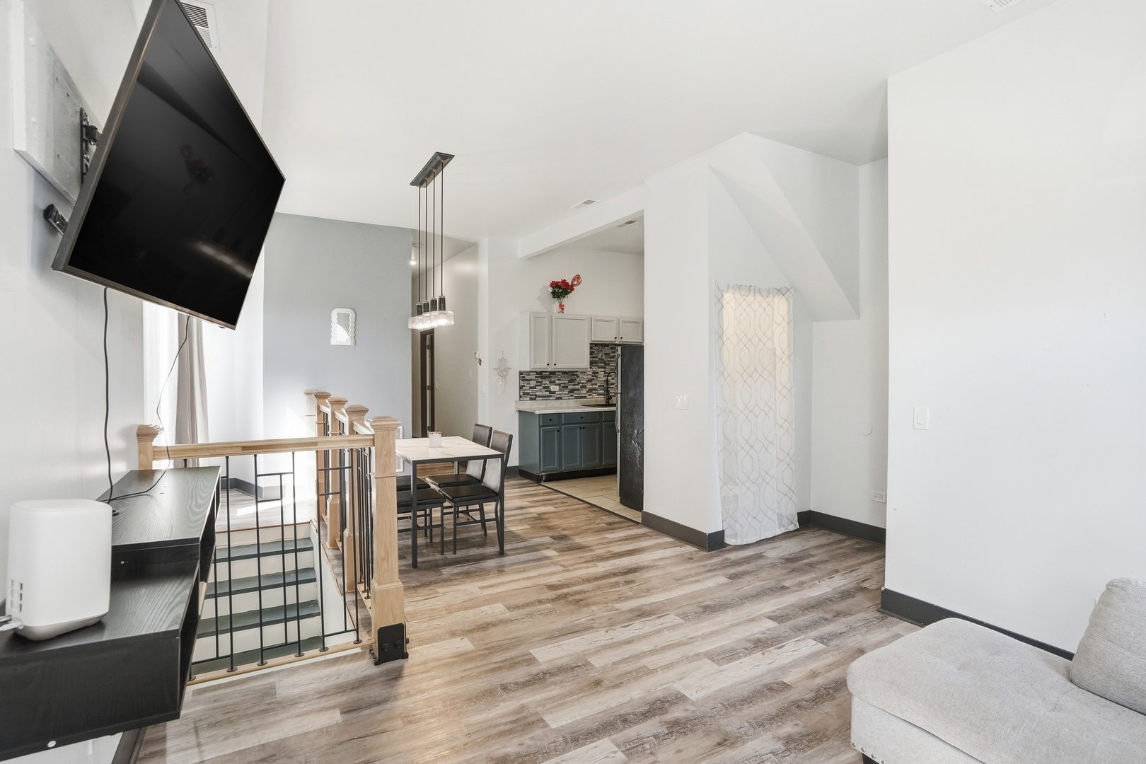 3248 W Maypole Avenue, Chicago, IL 60624