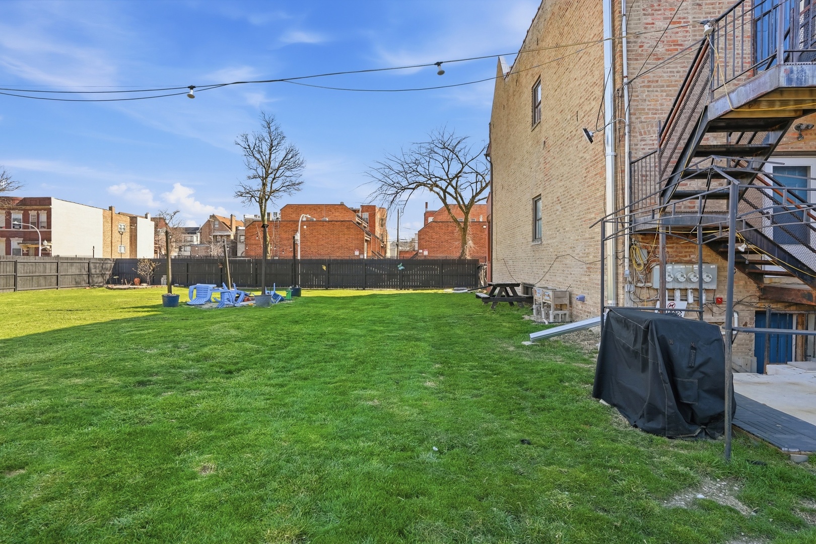 3248 W Maypole Avenue, Chicago, IL 60624